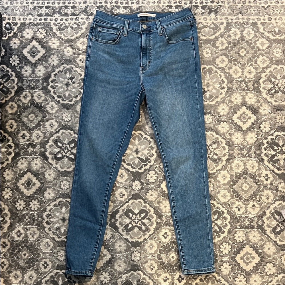 Levi's Women's Skinny Jeans in Blue - Picture 4 of 4